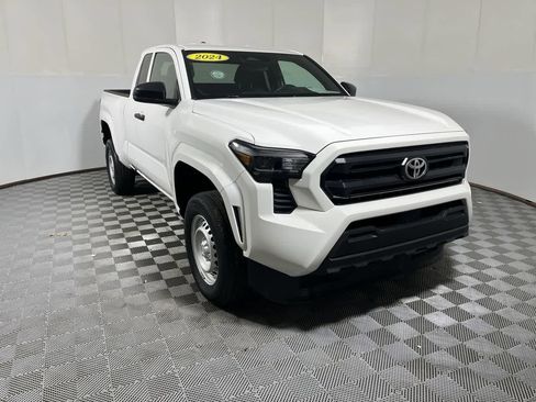 Used 2024 Toyota Tacoma SR RWD image 2