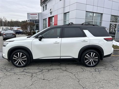 Used 2023 Nissan Pathfinder Platinum image 5