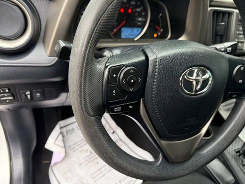 Used 2015 Toyota RAV4 LE AWD/4WD image 23