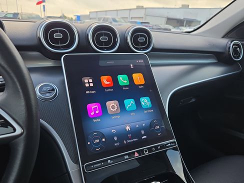 Used 2025 Mercedes-Benz C 300 4MATIC Sedan image 23