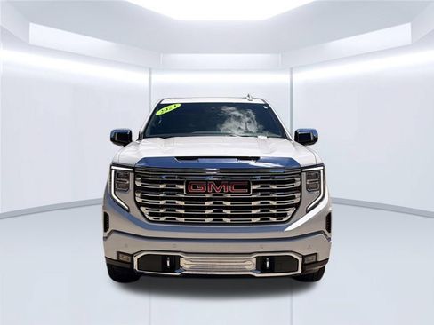 Used 2024 GMC Sierra 1500 Denali w/ Denali Reserve Package AWD/4WD image 2