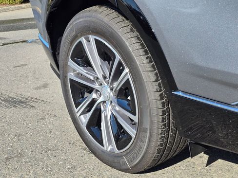 New 2026 Cadillac Lyriq Luxury image 15