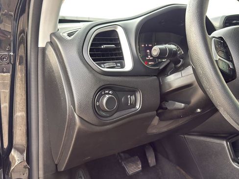 Used 2019 Jeep Renegade Sport FWD image 14