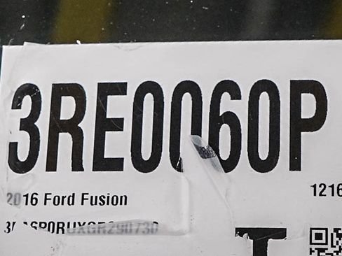 Used 2016 Ford Fusion Titanium FWD image 29