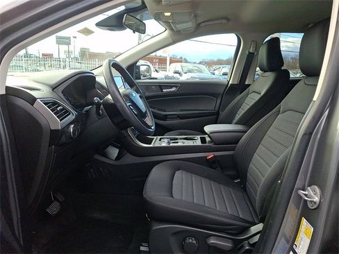 Used 2022 Ford Edge SE w/ Black Appearance Package image 10