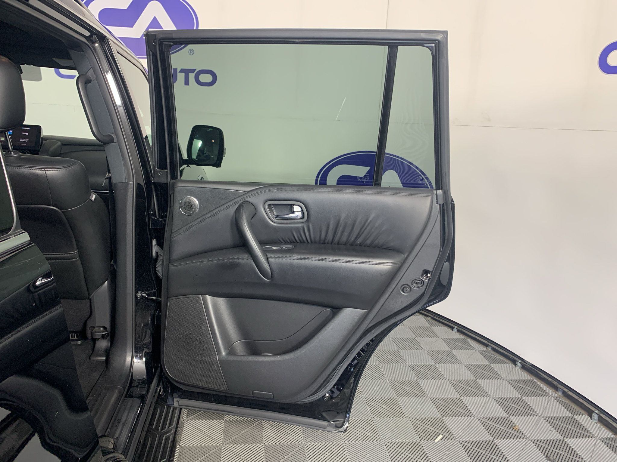 Used 2022 Nissan Armada SL w/ Midnight Edition Package RWD image 34