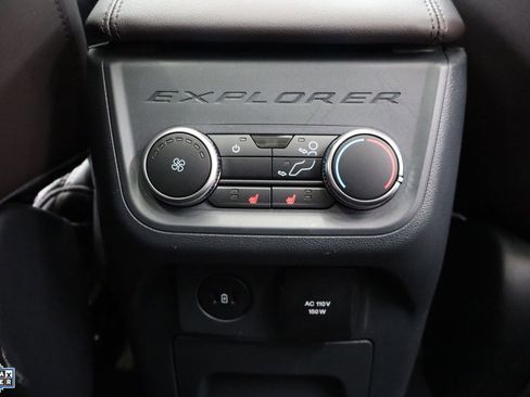 Certified 2025 Ford Explorer Platinum w/ LUX Leather Package image 29