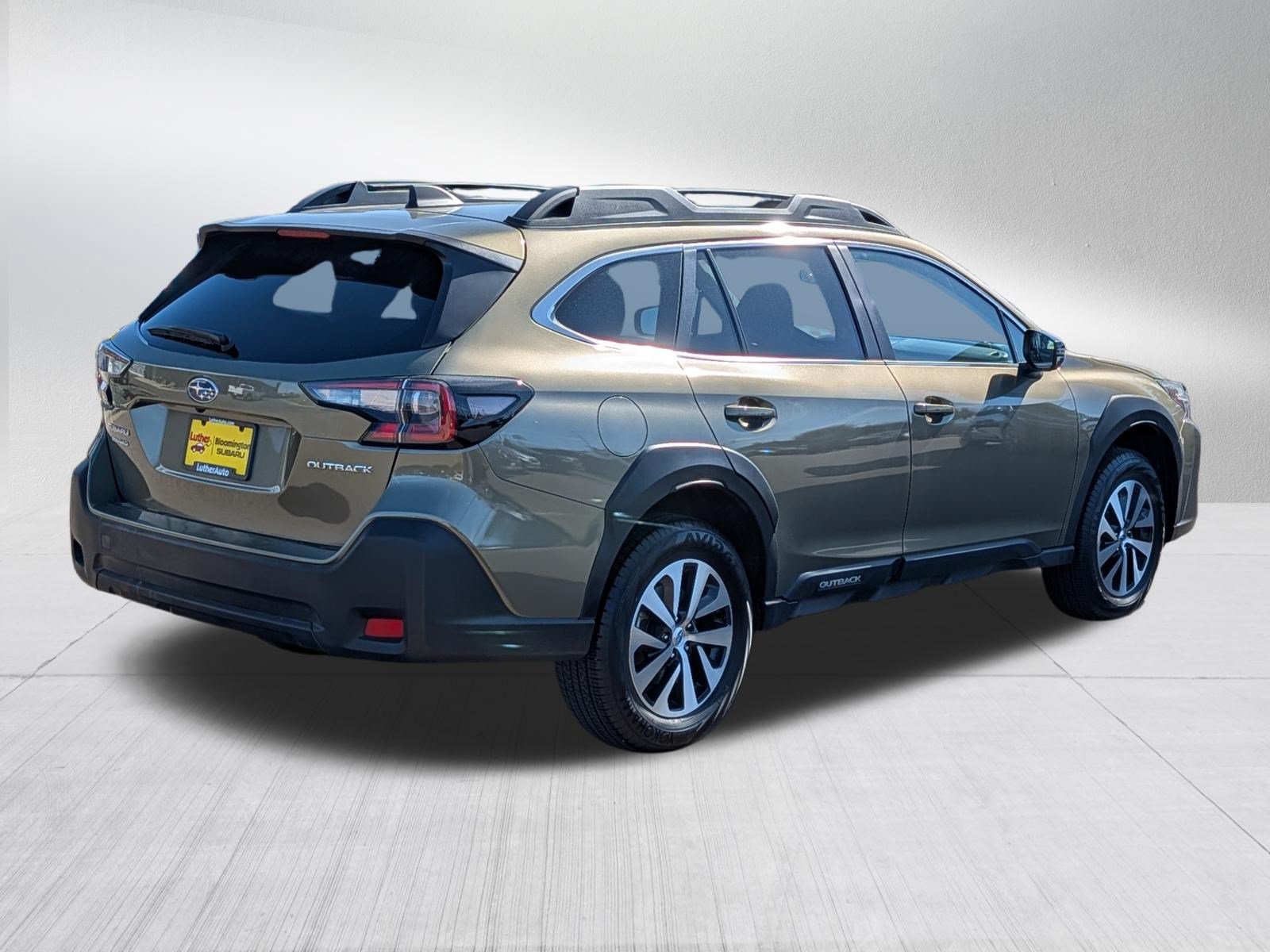 Certified 2025 Subaru Outback Premium AWD/4WD image 7