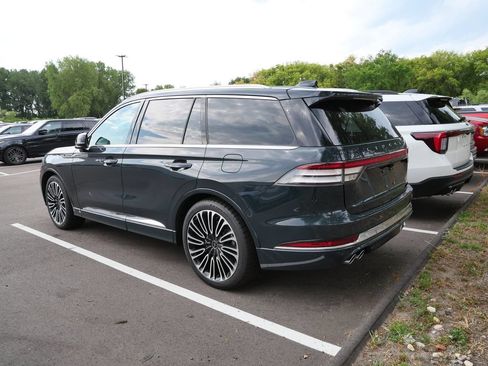Used 2025 Lincoln Aviator Black Label AWD/4WD image 5