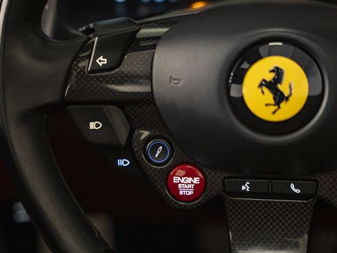 Used 2019 Ferrari Portofino image 36
