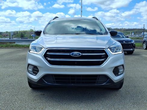 Used 2019 Ford Escape SE image 2