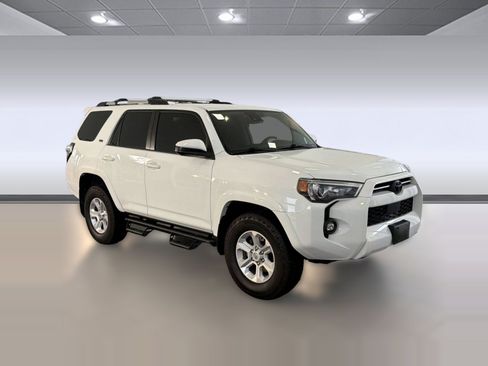 Used 2021 Toyota 4Runner SR5 AWD/4WD image 7