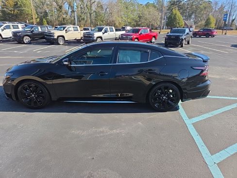 Used 2021 Nissan Maxima SR w/ Sport Mat Group image 5