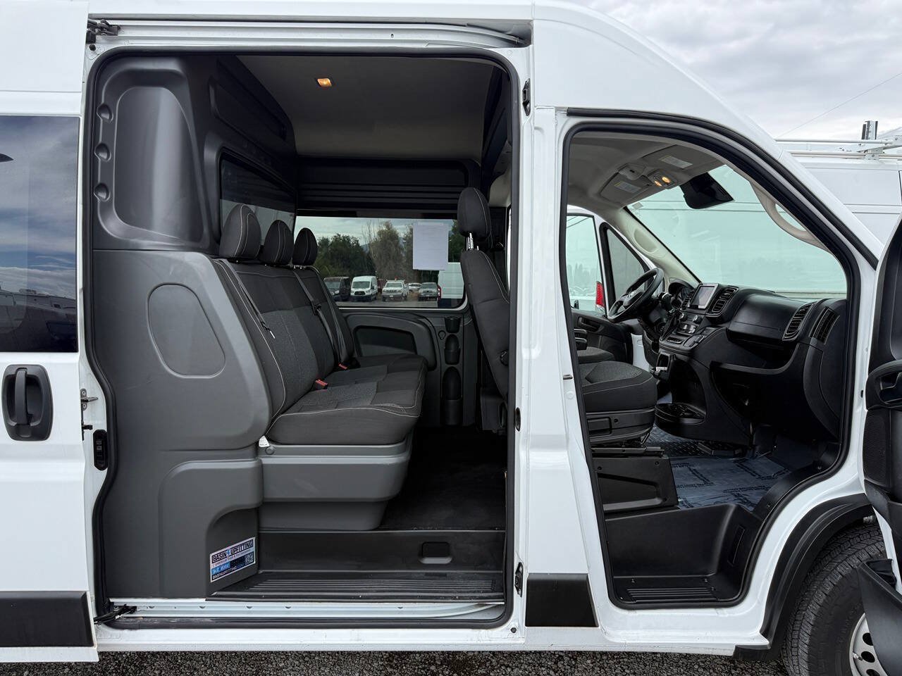 Used 2023 RAM ProMaster 3500 FWD image 1