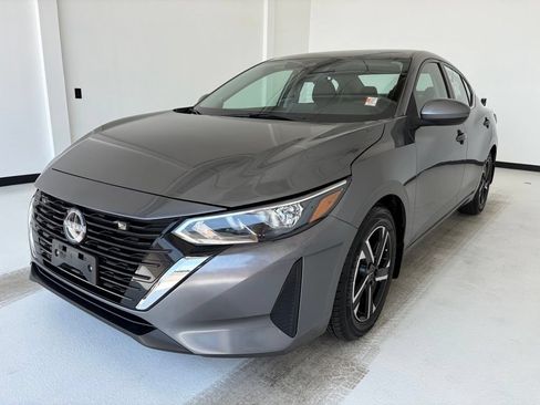 Used 2024 Nissan Sentra SV FWD image 14