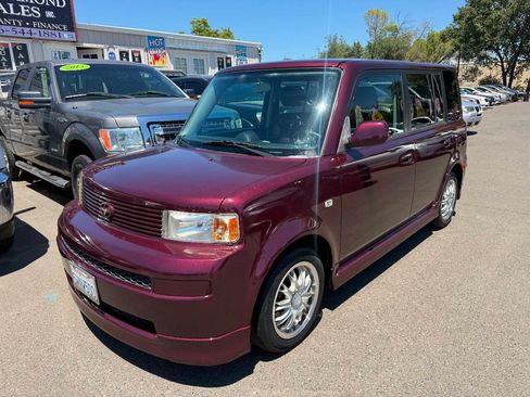 Used 2005 Scion xB FWD image 3