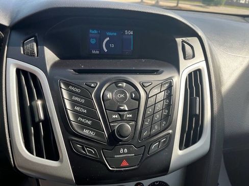 Used 2014 Ford Focus SE w/ Equipment Group 201A image 9