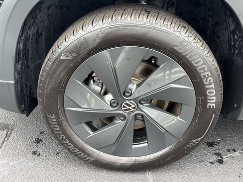 Certified 2025 Volkswagen Taos S image 10