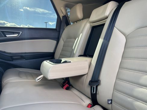 Used 2022 Ford Edge SEL image 8