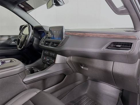 Used 2022 Chevrolet Tahoe LT w/ Luxury Package AWD/4WD image 32