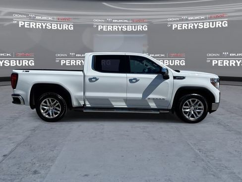 Used 2021 GMC Sierra 1500 SLT w/ SLT Premium Package AWD/4WD image 9