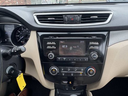 Used 2016 Nissan Rogue S image 44