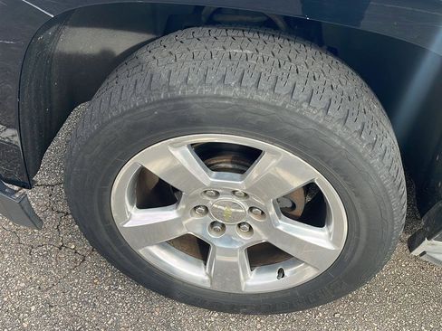 Used 2015 Chevrolet Suburban LT w/ Luxury Package image 14