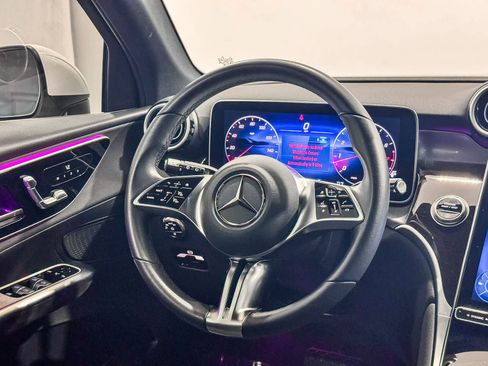 Used 2025 Mercedes-Benz GLC 300 image 16