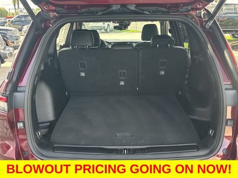 Used 2024 Jeep Grand Cherokee Altitude AWD/4WD image 10