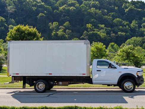 Used 2022 RAM 4500 Tradesman RWD image 4
