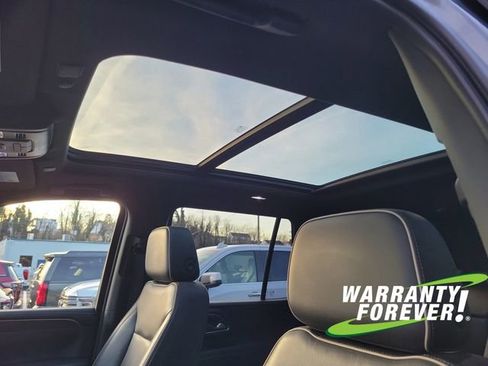 Used 2021 Chevrolet Tahoe Premier w/ Premium Package image 13