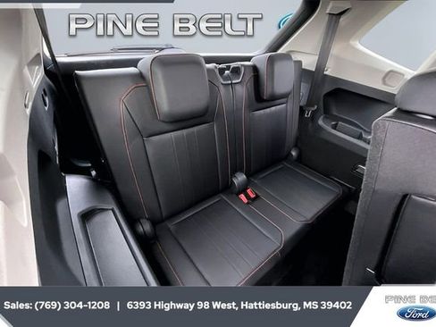 Used 2024 Volkswagen Tiguan Wolfsburg Edition image 21