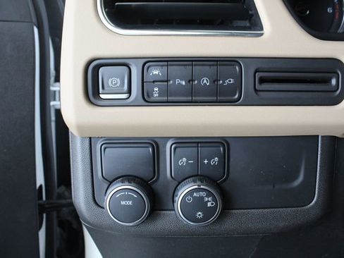 Used 2021 Chevrolet Tahoe Premier RWD image 11