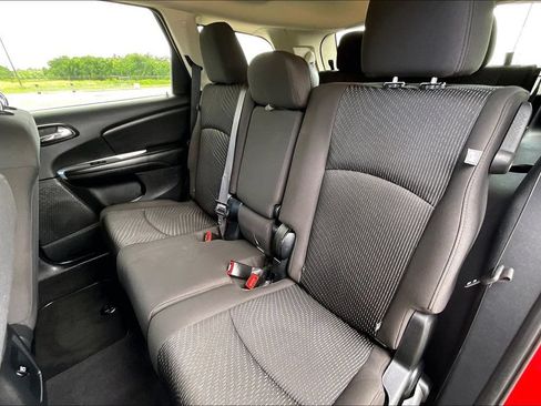Used 2017 Dodge Journey SE w/ Flexible Seating Group FWD image 18