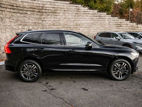 Used 2021 Volvo XC60 T6 Momentum image 3