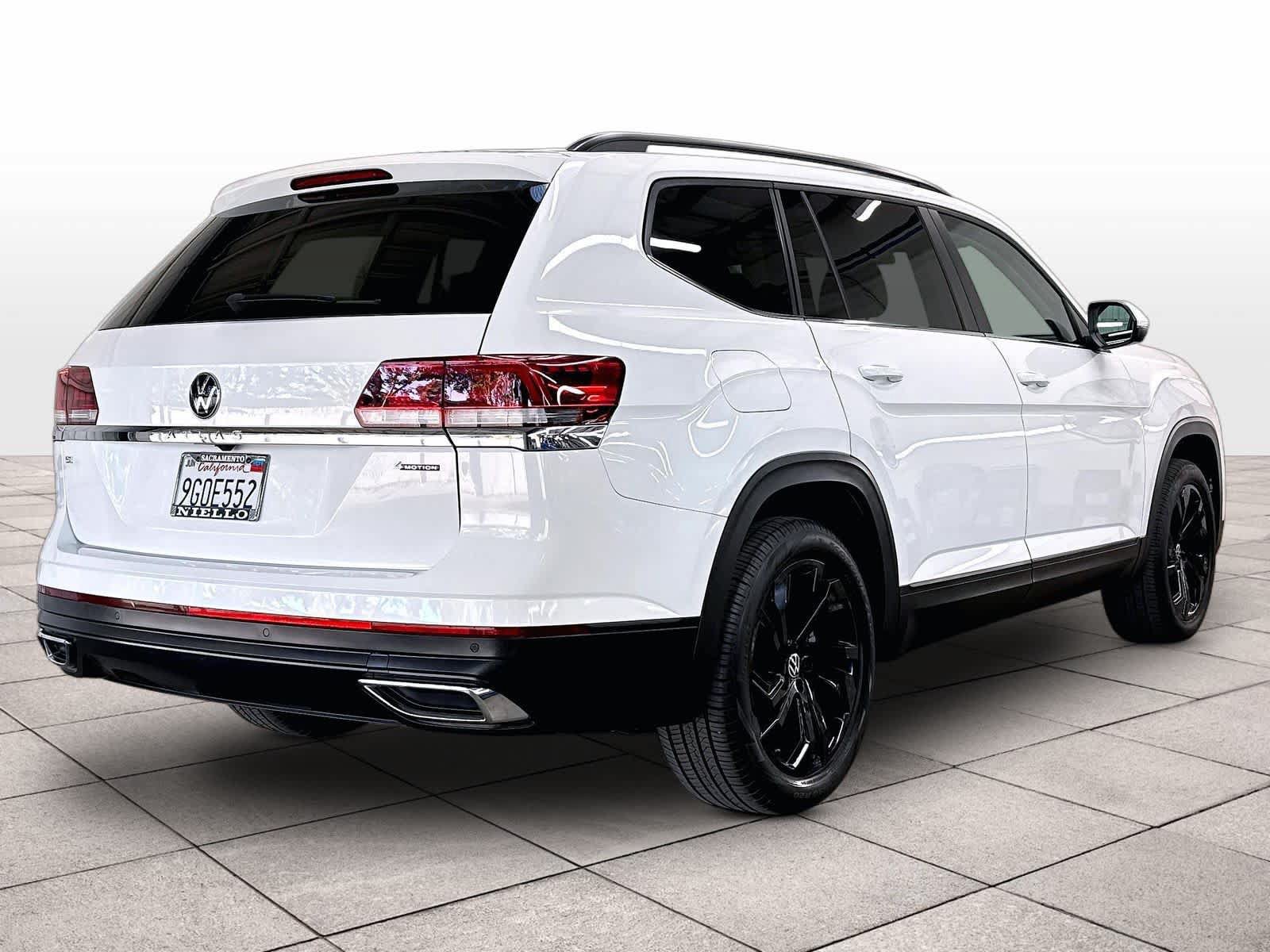 Used 2023 Volkswagen Atlas SE w/ Black Wheel Package AWD/4WD image 9