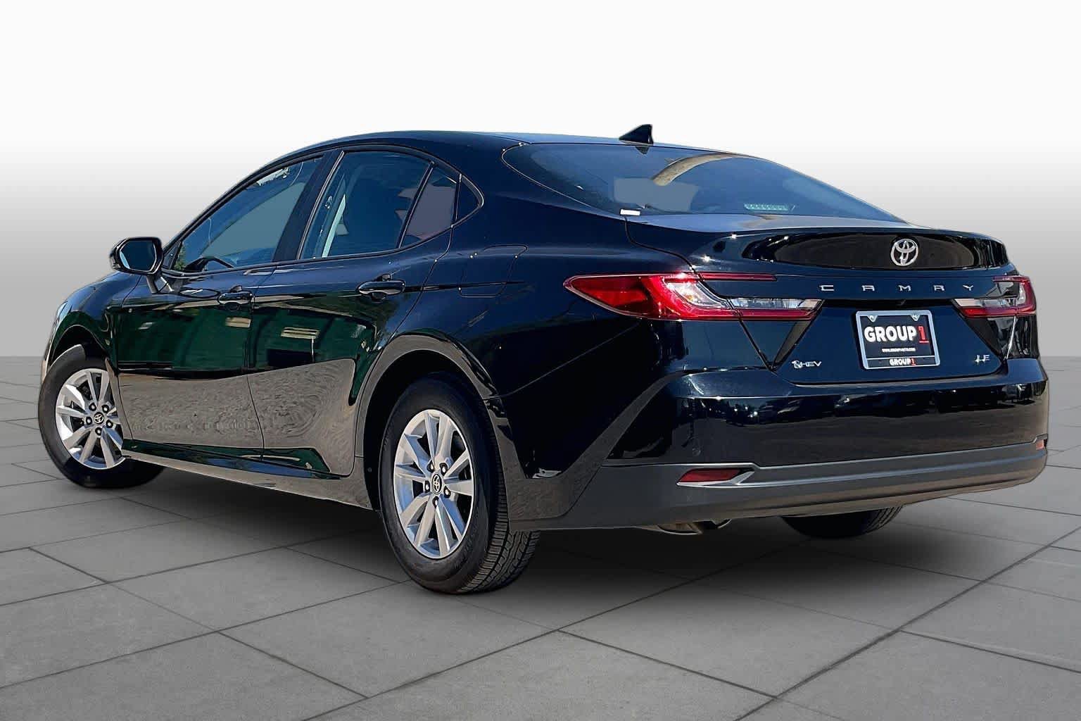 Used 2025 Toyota Camry LE FWD image 12