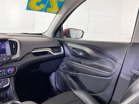 Used 2023 GMC Terrain SLT image 11