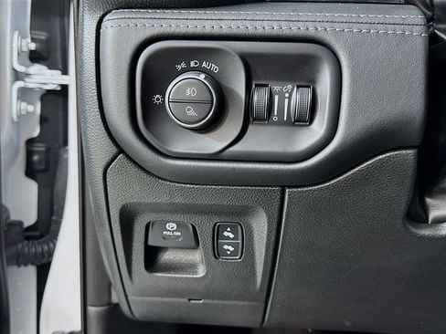 Used 2023 RAM 1500 Limited w/ Body-Colour Bumper Group AWD/4WD image 18