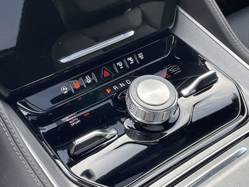 New 2026 Jeep Grand Wagoneer Limited AWD/4WD image 37