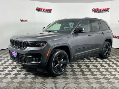 New 2025 Jeep Grand Cherokee Laredo image 5