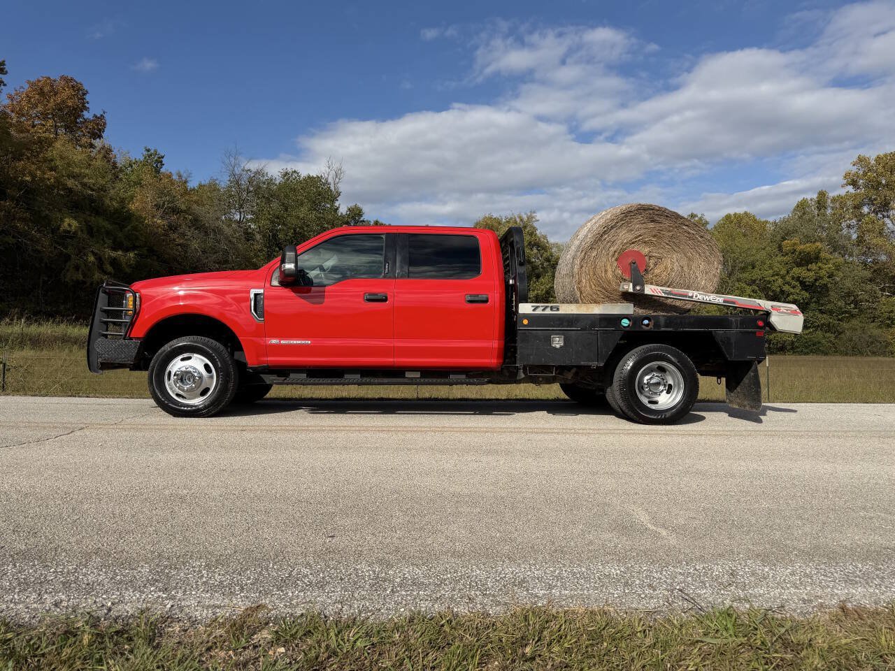 Used 2017 Ford F350 XLT w/ XLT Value Package AWD/4WD image 3