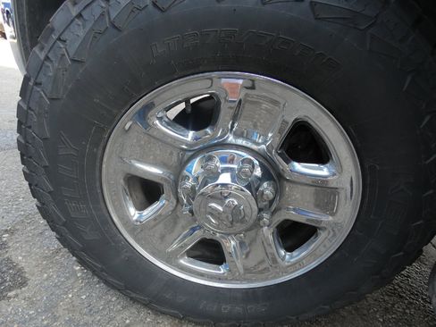 Used 2018 RAM 2500 Tradesman w/ Chrome Appearance Group AWD/4WD image 8