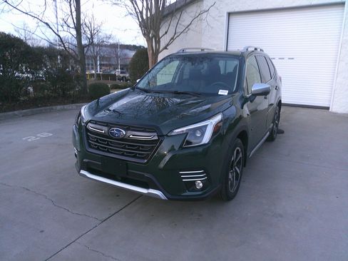 Used 2023 Subaru Forester Touring w/ Popular Package #2 image 6