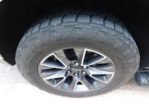 Certified 2023 Chevrolet Tahoe Z71 w/ Z71 Off-Road Package AWD/4WD image 8