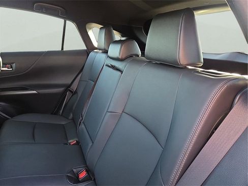 Used 2023 Toyota Venza image 8