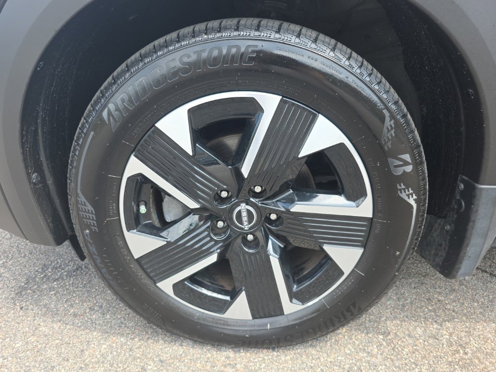 Certified 2025 Nissan Kicks SV AWD/4WD image 20