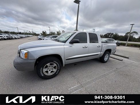 Used 2006 Dodge Dakota SLT image 1