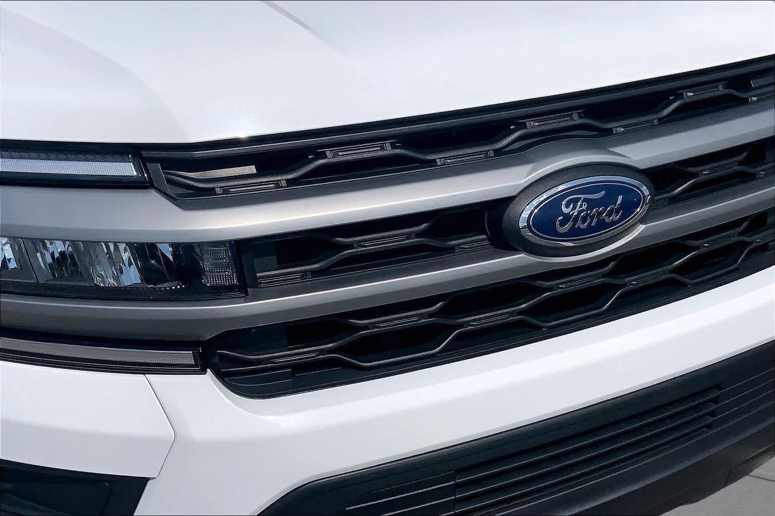 Used 2024 Ford Expedition XLT AWD/4WD image 30