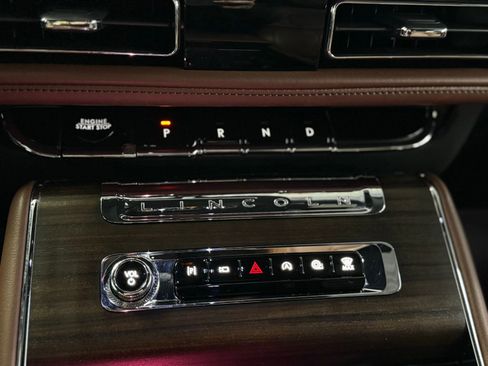Used 2025 Lincoln Aviator Reserve w/ Equipment Group 201A image 19